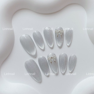 L065 Nail box thiết kế mắt mèo bạc đính nơ