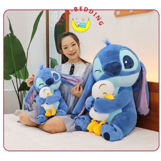 Gấu bông stitch xanh ôm vịt nhập khẩu cao cấp, món quà cho bé cute, dễ thương– Timibedding