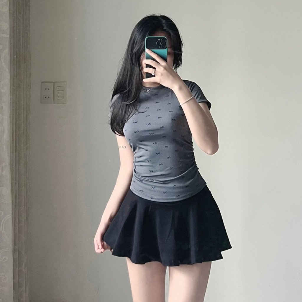 BARE_Áo thun cổ tròn ôm body in họa tiết nơ trẻ trung thiết kế nhún eo tôn dáng- A322