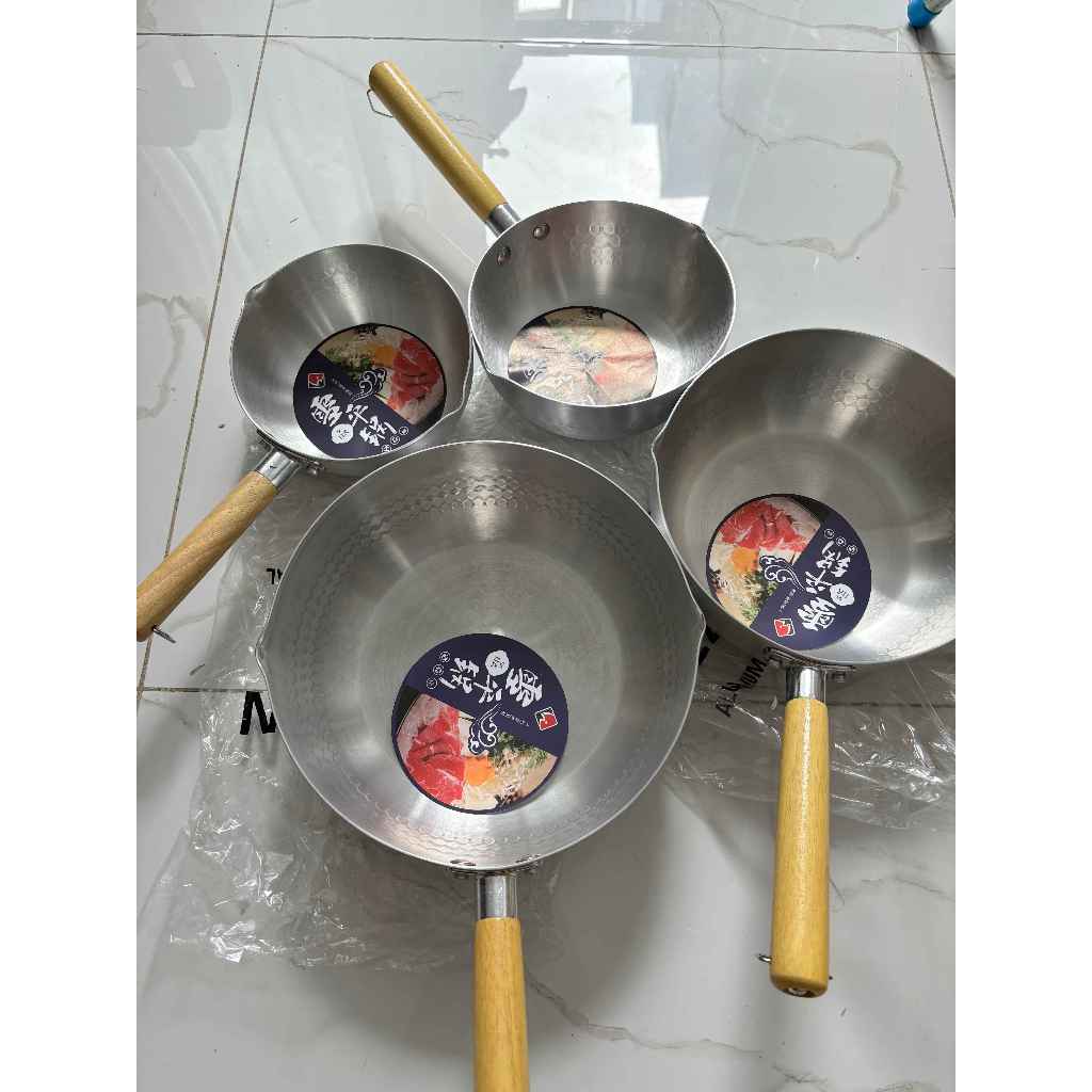 Nồi Chảo Quánh NHÔM sâu lòng Phong Cánh NHẬT, Có Tay Cầm Gỗ, Quai treo tiện nấu bột, cháo, đủ size