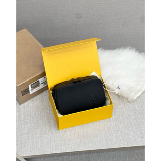 Túi đeo chéo nam nữ Alpha basic - Hoạ tiết đơn giản - Dễ phối đồ - Chất liệu da cực đẹp