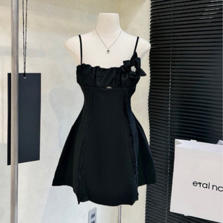 Đầm mini 2 dây đen QC Size M