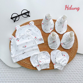 SET MŨ + BAO TAY + BAO CHÂN chất PETIT co giãn 4 chiều, mềm mịn mát, nền trắng I LOVE MON /DAS cho bé 0-3 tháng (3-5kg)