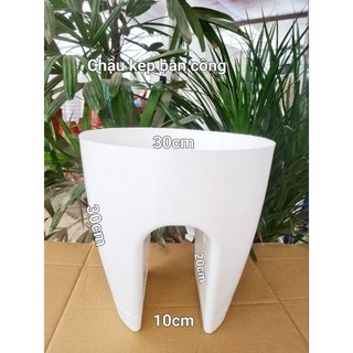 Chậu nhựa màu trắng  kẹp ban công, lan can kt miệng 30cmx cao 30cm