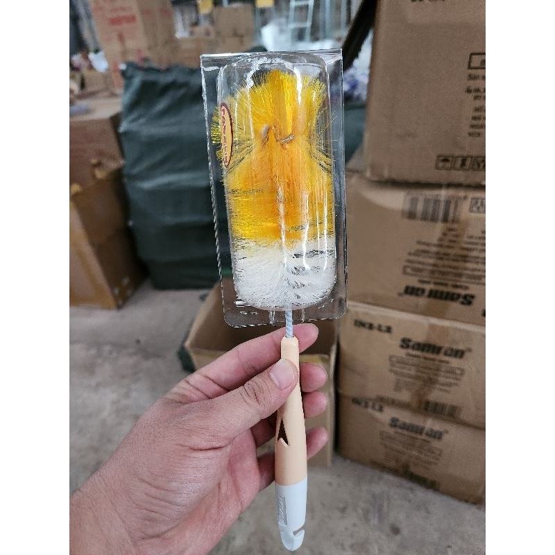 Cây rửa ly, rửa bình sữa đầu bằng lông cước nhiều màu.