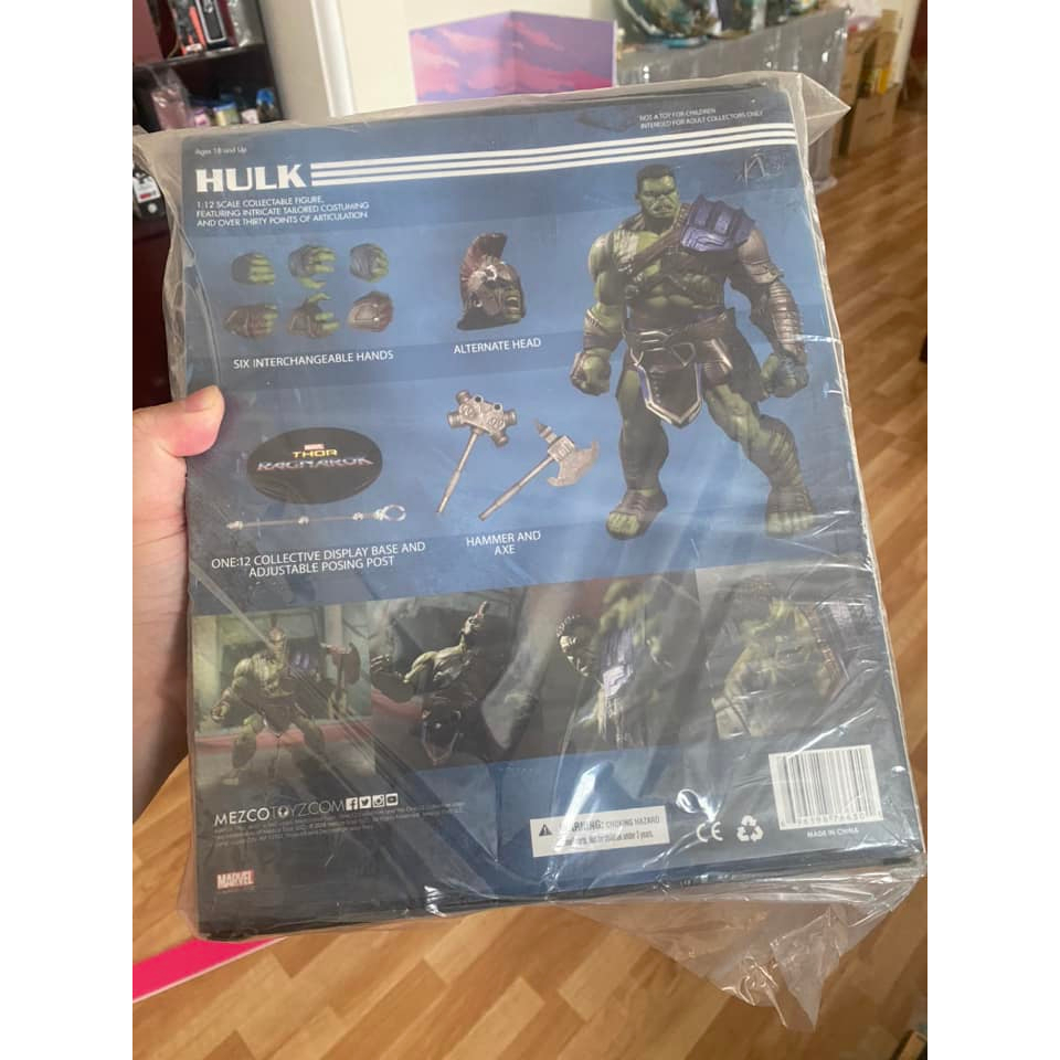 Mô hình MEZCO Gladiator Hulk