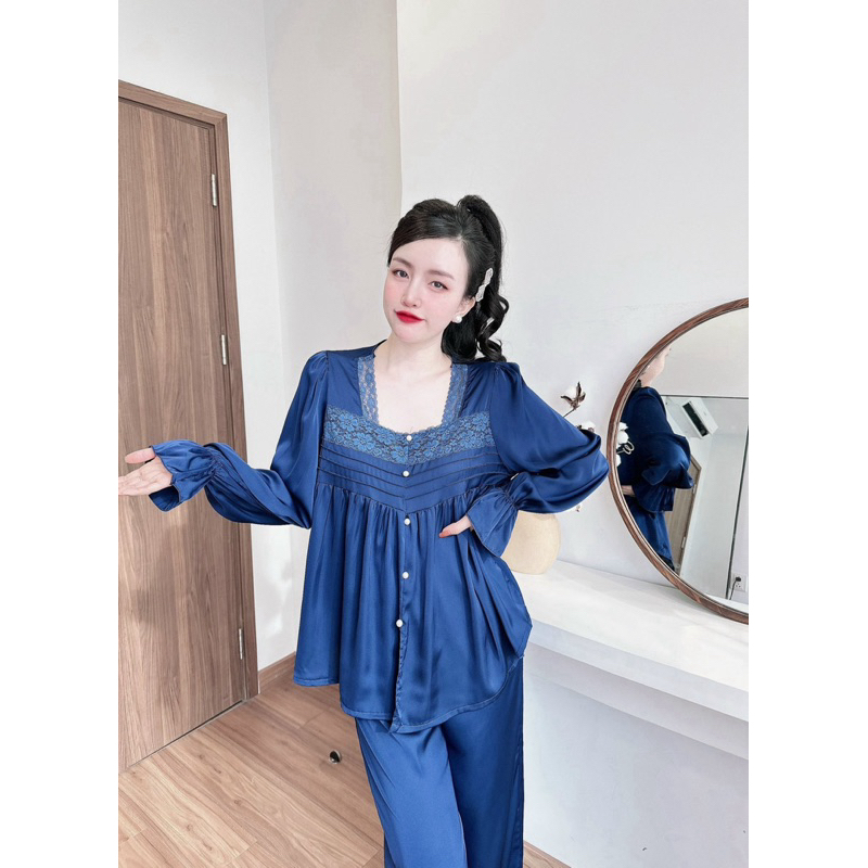 Set lụa tay dài cổ vuông phối ren nút ngọc