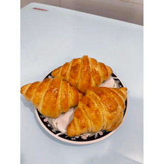 Bột croisant cán bơ ngon( bánh sừng trâu )1 cuộn 700gram