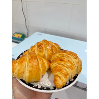 Bột croisant cán bơ ngon( bánh sừng trâu )1 cuộn 700gram