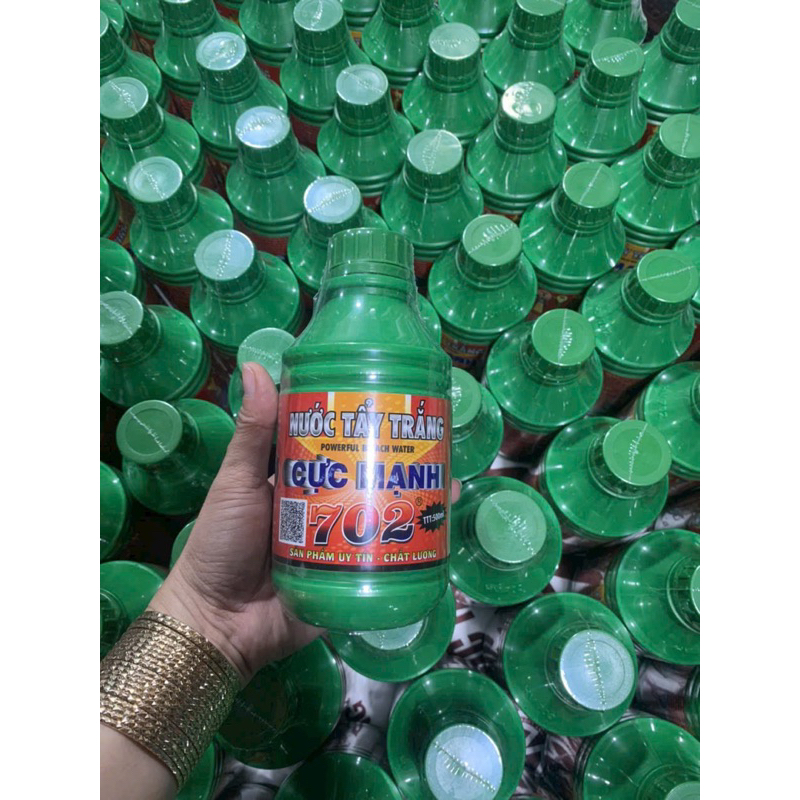 Tẩy trắng cực mạnh 702 chai 500ml