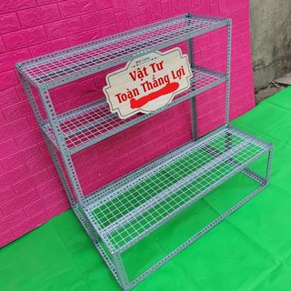 Kệ sắt V lỗ bậc thang khung V3x3cm ( 2 bậc_ 3 tầng kệ bằng vỉ sắt lưới ô vuông)