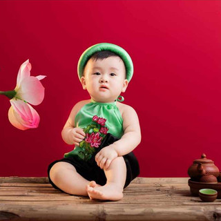 Set yếm đào cho bé gái 3-15kg, vải lụa mềm mại, không mấn