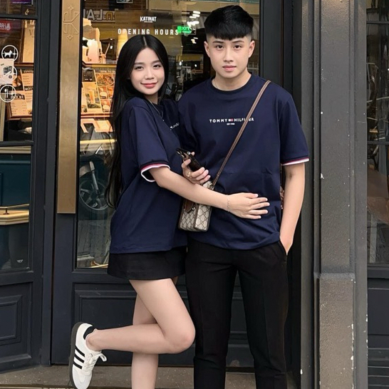 Áo Phông Tommy Tay Bo Dẹt Chữ In Ngực Siêu Nét Chất Vải 100% Cotton Co Giãn Cực Tốt Siêu Mịn Hot Trend 2024 Boy Phố