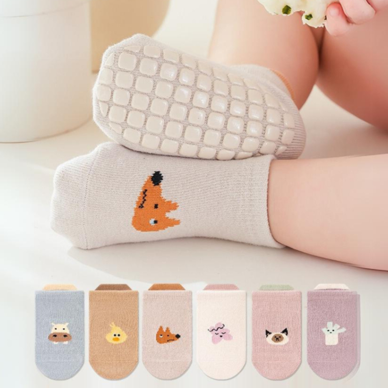 Set 3 Đôi Tất Thu Đông Chống Trơn Trượt Cho Bé 0-3 Tuổi Mẫu Hạt Vuông T66 DD