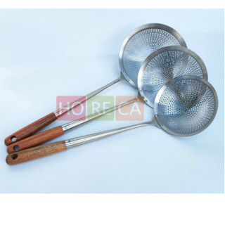 Vá thợ xào inox có lỗ, cán gỗ size ø14/16/18cm - l45/48/49cm chuyên dùng cho bếp nhà hàng