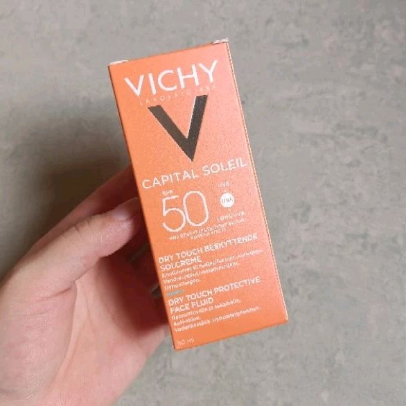 (PASS NEW)Kem chống nắng Vichy khô ráo cho da dầu, da hỗn hợp