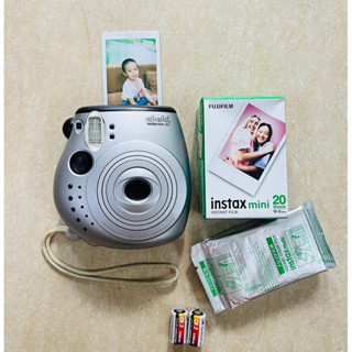 Máy chụp ảnh lấy liền Fujifilm Instax Mini 20 Cheki Black tặng kèm pin CR2 và 1 hộp film 10 tấm date 2026