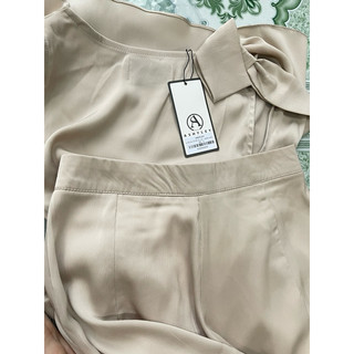 Set lụa hàn cổ đổ nơ vai 𝐀𝐒𝐇𝐘𝐋𝐄𝐘