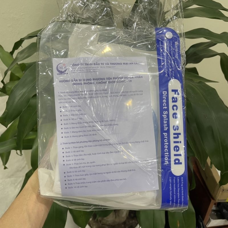 BỘ QUẦN ÁO PHÒNG DỊCH MÀU TRẮNG LV4 LAMILATE KHẨU TRANG Y TẾ CHẤT LƯỢNG CAO