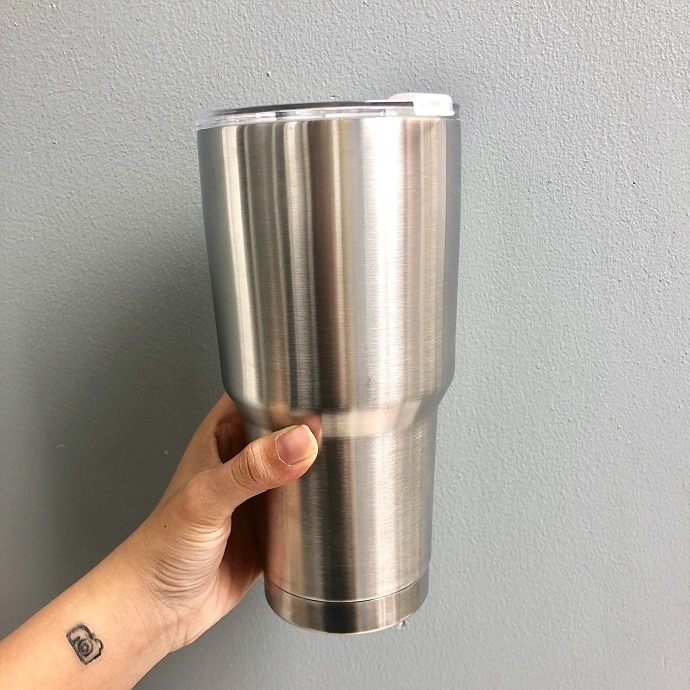 LY GIỮ NHIỆT 900ml THÁI LAN ( KÈM TÚI ĐỰNG , 2 ỐNG HÚT INOX VÀ CỌ RỬA ) | BigBuy360 - bigbuy360.vn