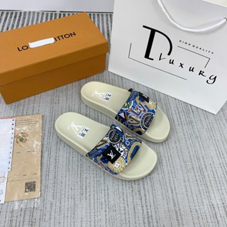 ⚜️[HÀNG CAO CẤP] - Dép L.,V Cartoon Slipper Hoạ Tiết Hoạt Hình Logo - Dép Quai Ngang Nam Nữ Hàng Loại 1 - Dluxury