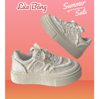 Giày thể thao nữ màu kem đế cao Giày nữ seaker vải tua đế tăng chiều cao viền rách tua rua mẫu mới