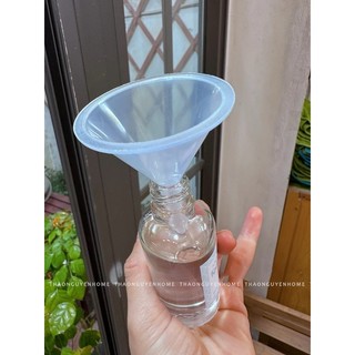 Phễu bé nhỏ chiết tinh dầu, nước hoa sang lọ nhỏ