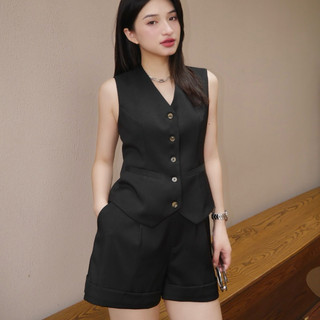 Áo gile nữ đen set gile quần đùi thiết kế bởi Meely