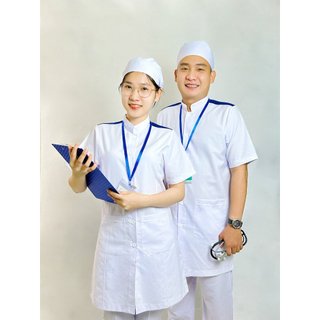 Áo blouse trắng sinh viên NAM NỮ tay ngắn có cầu vai xanh, đồng phục blouse trắng thực tập sinh Y Khoa