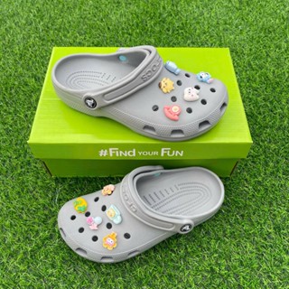 [Hàng nguyên A] Dép Crocs Classic Clog nam nữ màu xám trắng - Siêu êm, siêu nhẹ, tặng kèm 10 charm cực chất!