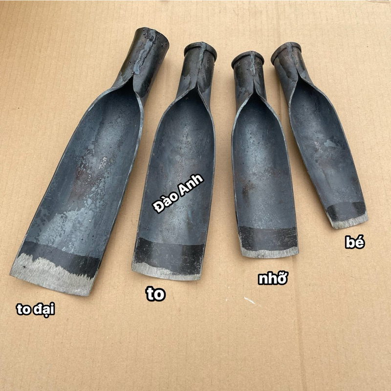 Thuổng đào đất bấng cây chắc khoẻ