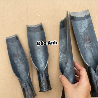 Thuổng đào đất bấng cây chắc khoẻ