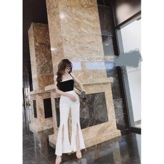 Set quần loe xẻ , áo croptop cúp 2 dây