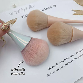 Chổi phủi bụi nail cán dài Nghi Thảo Official