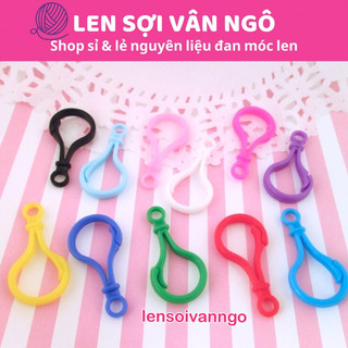 Combo 4 cái móc khoá nhựa