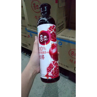 Nước uống giấm hồng vị lựu và vị mâm xôi daesang 900ml hàn quốc