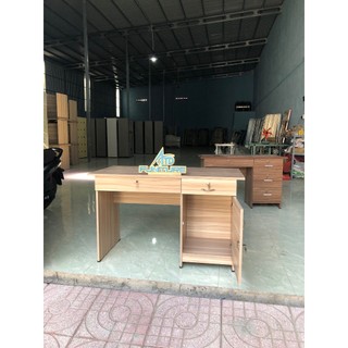 Bàn làm việc cá nhân tại nhà gỗ ép có khóa giá rẻ tại xưởng HCM