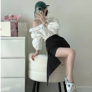 SET ÁO BABY DOLL TRẮNG TRỄ VAI CHUN BÈO TAY KHÚC PHỒNG BO CHUN + CHÂN VÁY ĐEN SỌC TRẮNG XẾP LY LỆCH TÀ TUA RUA (TH)