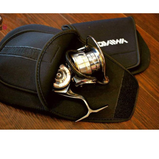Túi đựng máy đứng Daiwa, bao máy ngang Tsurinoya
