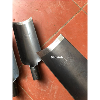 Thuổng đào đất bấng cây chắc khoẻ