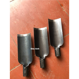 Thuổng đào đất bấng cây chắc khoẻ