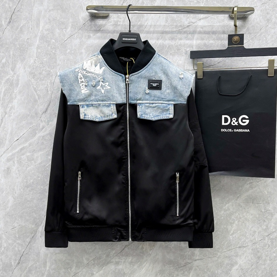 Áo khoác bomber Dolce phối vải jean bò logo kim loại phong cách đường phố