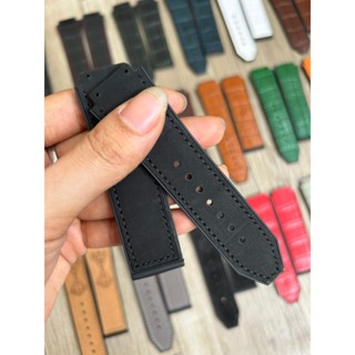 GIÁ ĐỘC NHẤT Dây đồng hồ cao cấp H.U.B nam size 42 - Da lộn kim cương đen size 19x25x22mm