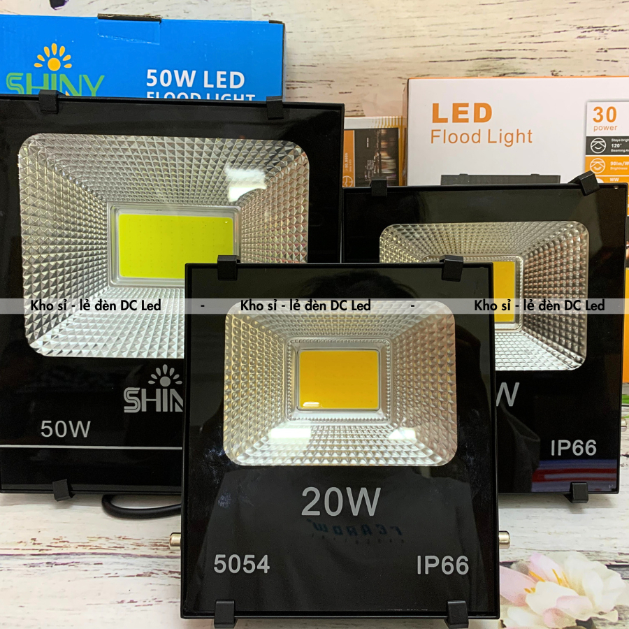 Đèn Pha Led Ngoài Trời 200w Ánh Sáng Trắng=>