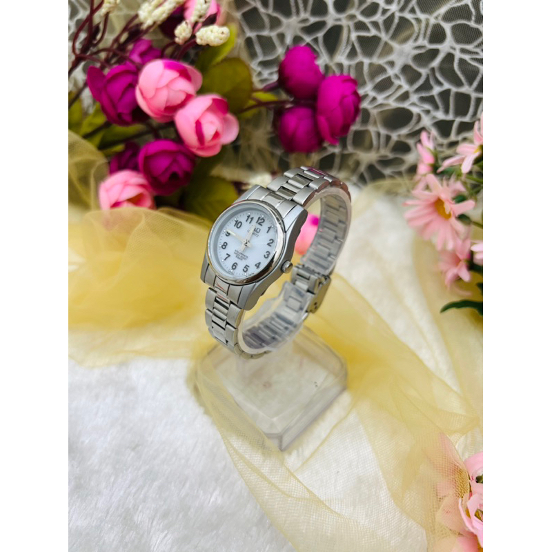 Đồng hồ si nữ năng lượng Q&Q