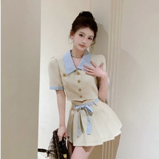 Sét Áo Cổ Bẻ Ngắn Phối Màu trắng phối xanh Croptop Chân Váy Xếp Ly Xoè Kem Đen Kèm Dây Thắt Lưng