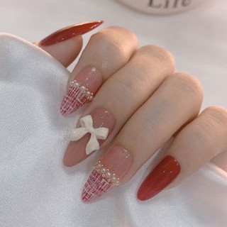 Nailbox Nuna móng úp thiết kế móng tay màu đỏ thiết kế kẻ đan lên đính nơ