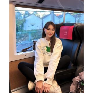 Áo Sweater Levents Book/ Cream 100% Cotton Unisex Oversized