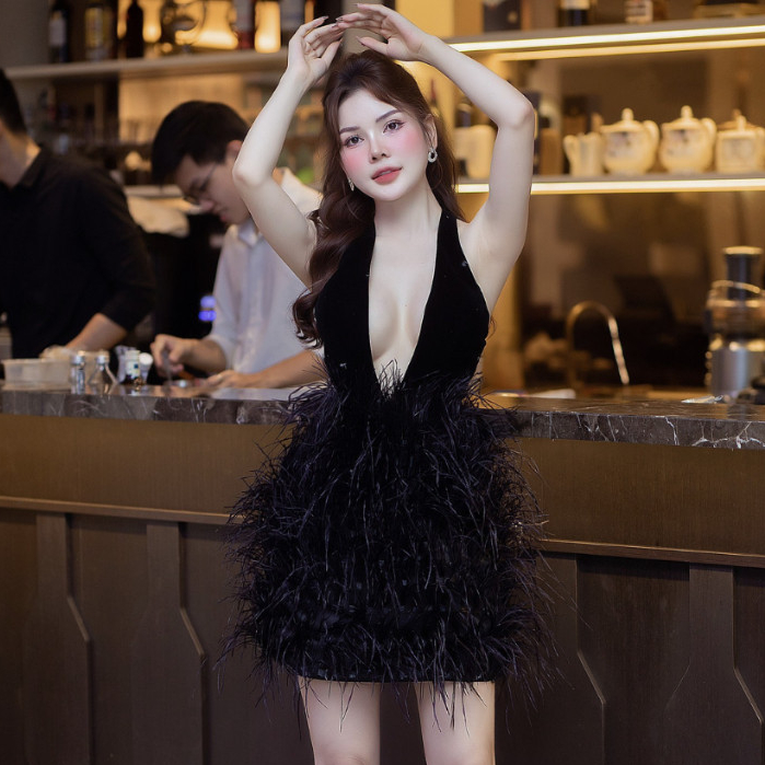 Đầm khoét ngực siêu gợi cảm nhà KT CLOTHING