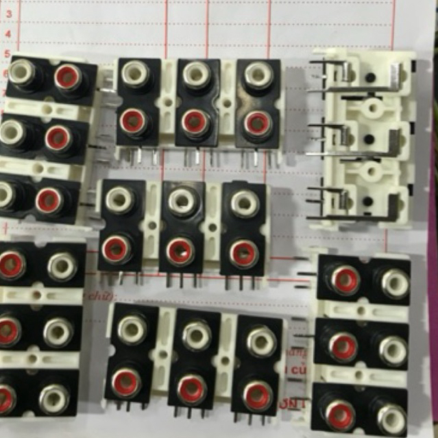 2c    Jack     AV     6    lỗ    trắng